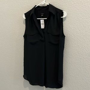 NWT Ann Taylor sleeveless blouse. Size medium.